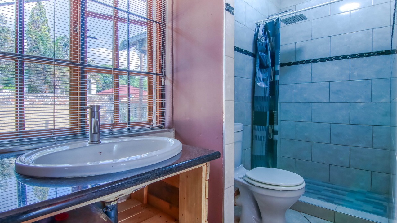 Photo of Bathroom in Greater Johannesburg Metropolitan Area