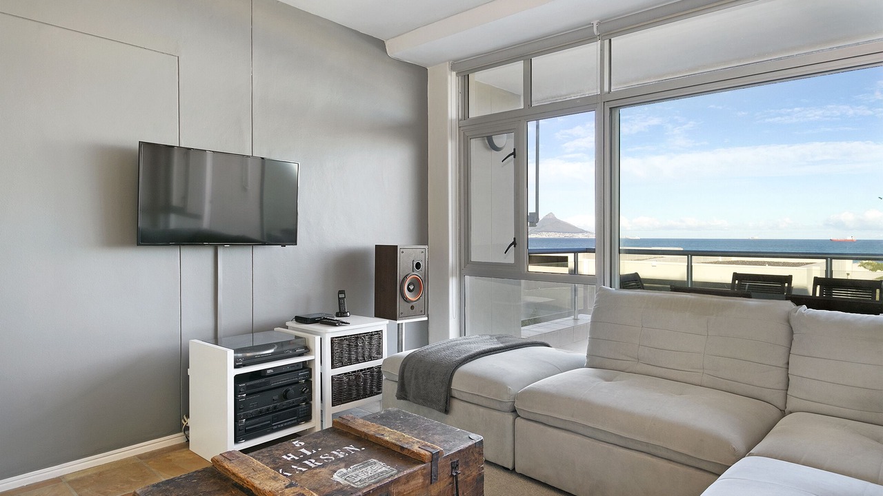 Photo of Livingroom in Milnerton