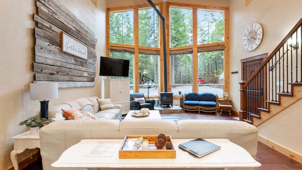 Photo of Livingroom in Shingletown