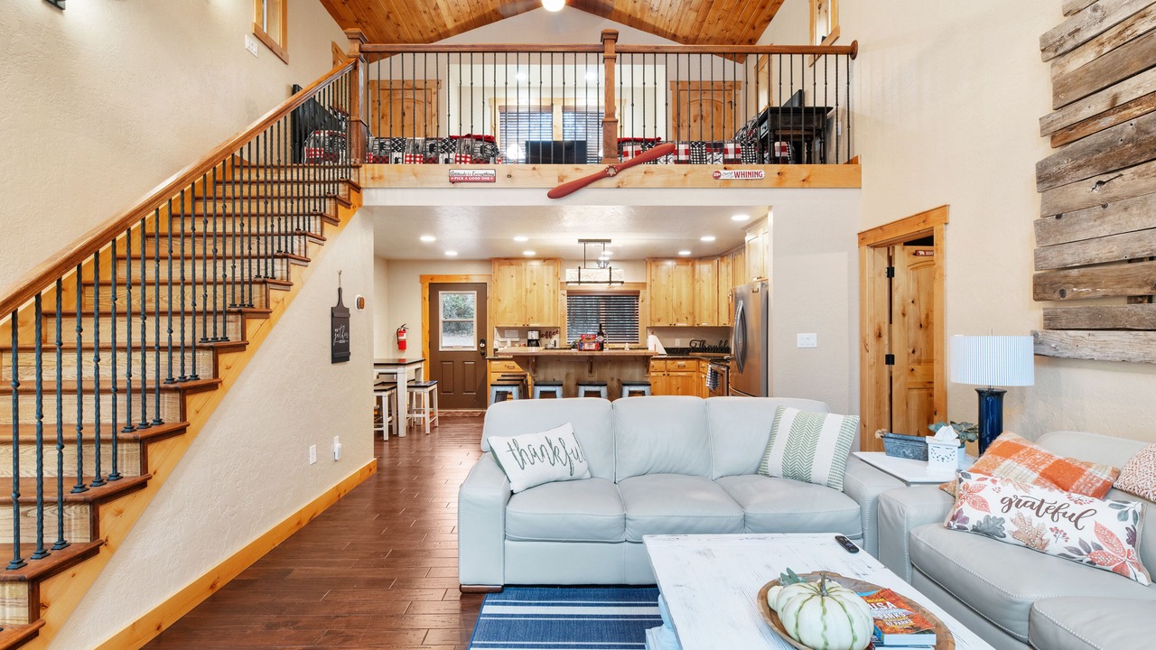 Photo of Bedroom in Shingletown