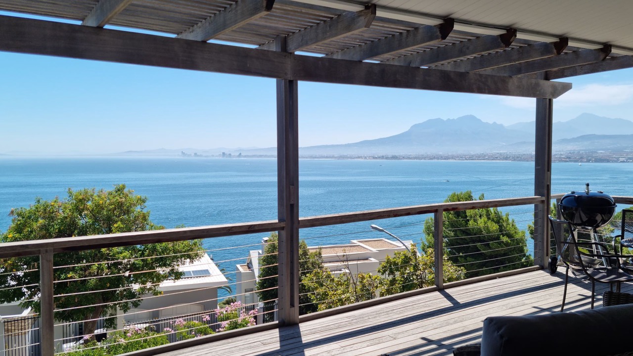 Photo of Patio Balcony in Mountainside