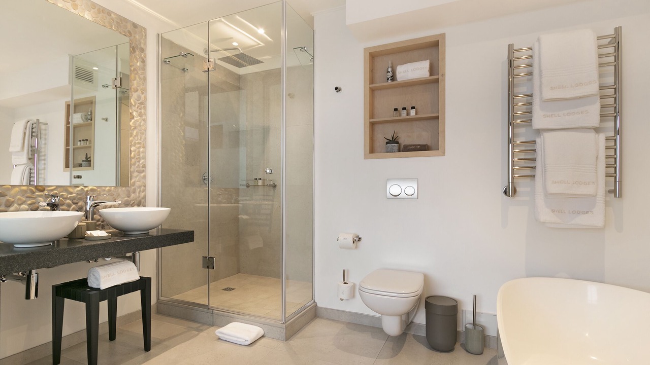 Photo of Bathroom in Three Anchor Bay