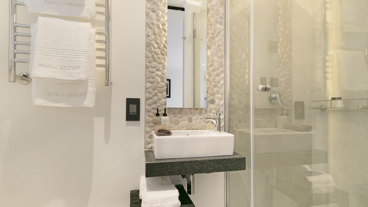 Photo of Bathroom in Three Anchor Bay