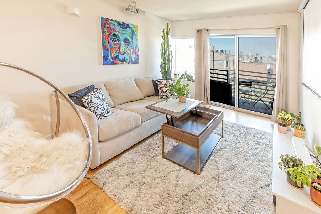 Photo of Livingroom in Mission District