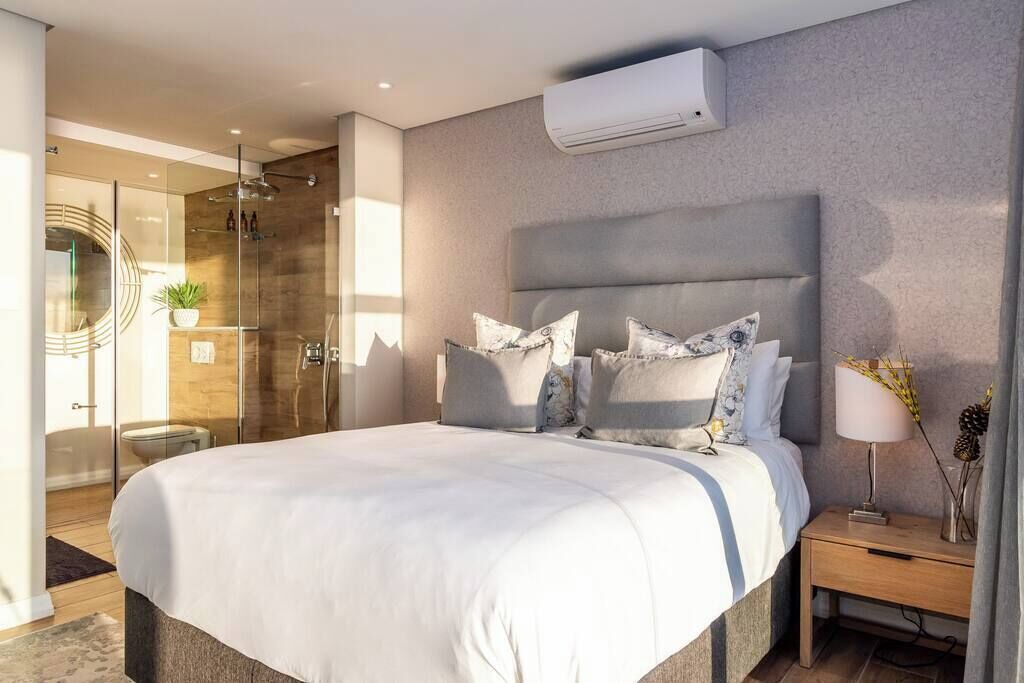 Photo of Bedroom in Camps Bay