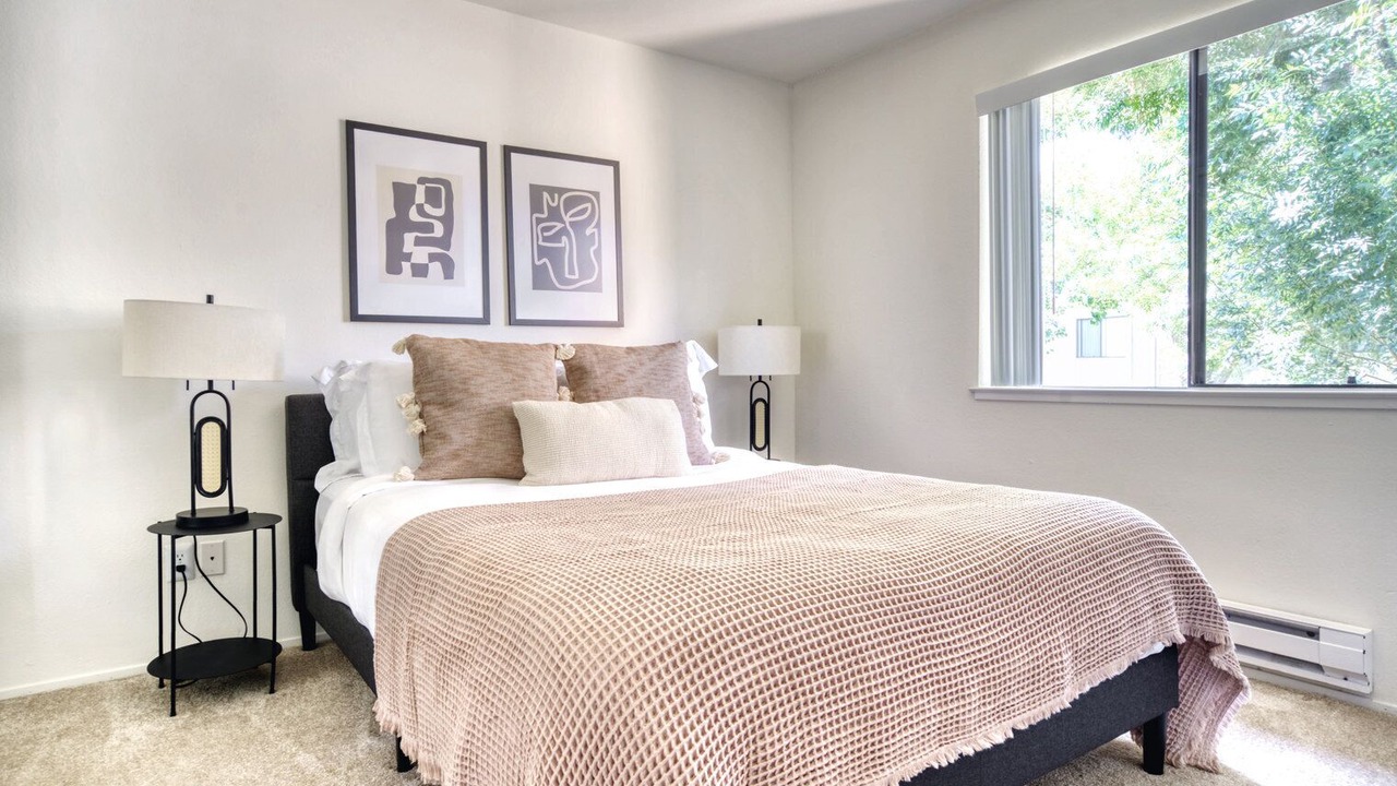 Photo of Bedroom in Shoreline West