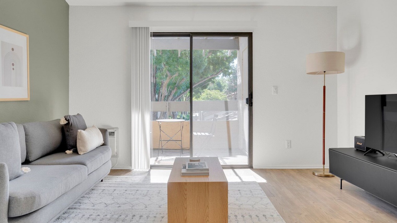 Photo of Livingroom in Shoreline West