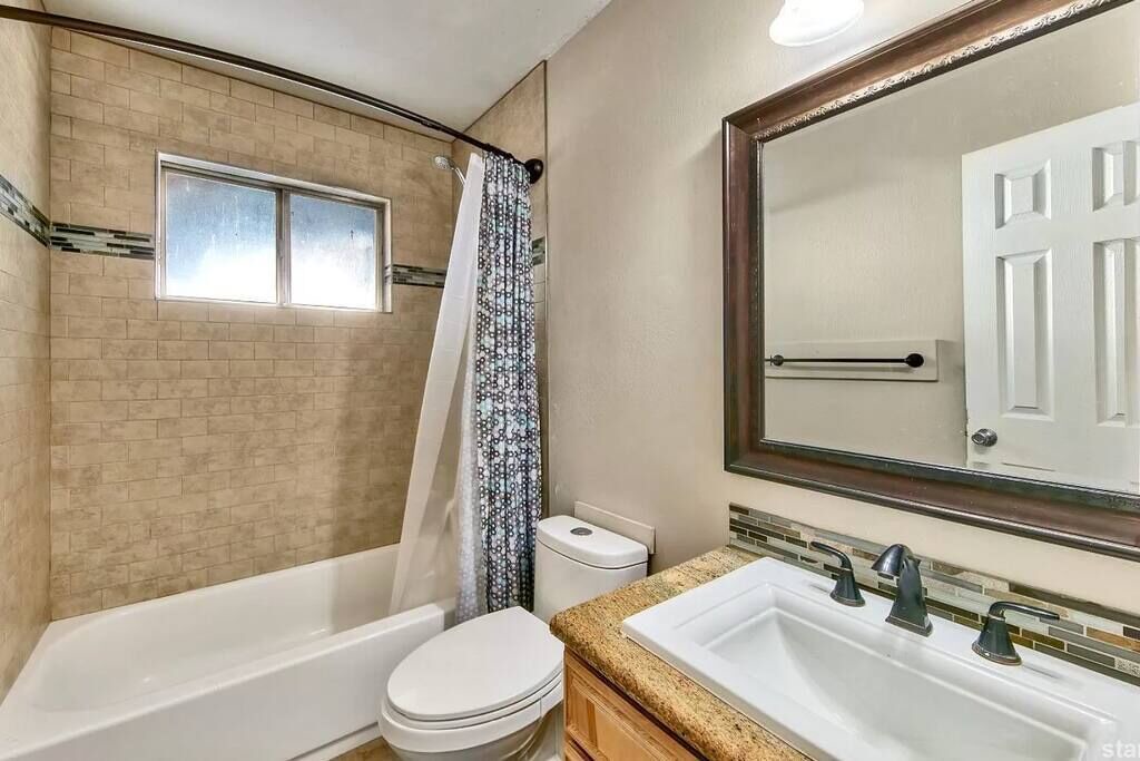 Photo of Bathroom in Al Tahoe
