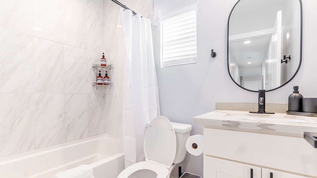 Photo of Bathroom in North Oak Park