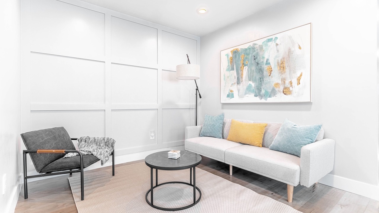 Photo of Livingroom in North Oak Park