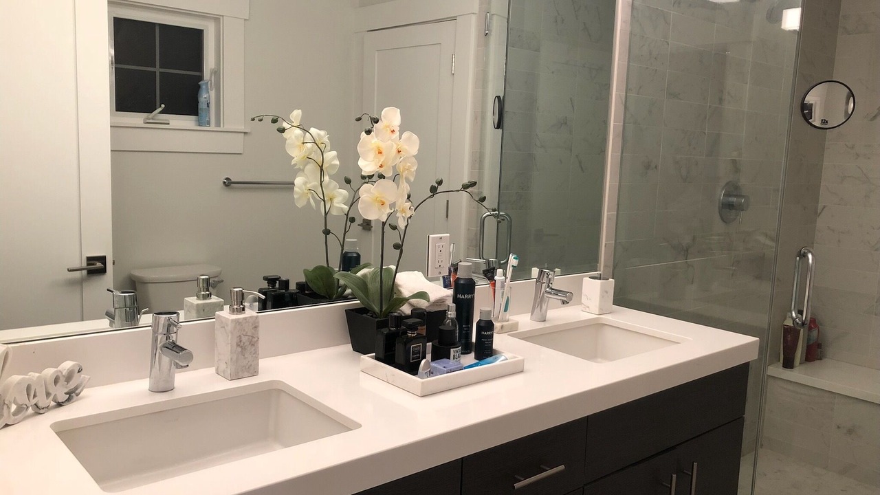 Photo of Bathroom in Rincon Hill