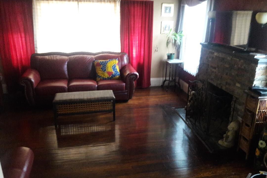 Photo of Livingroom in Golden Gate