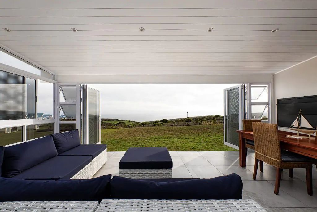 Photo of Livingroom in Pinnacle Point