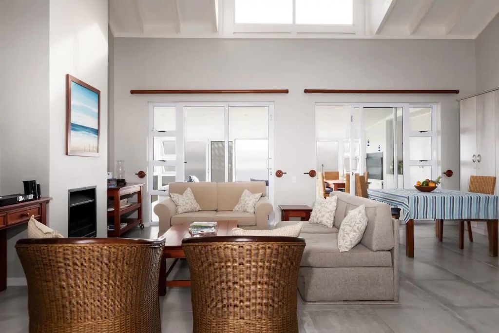 Photo of Livingroom in Pinnacle Point