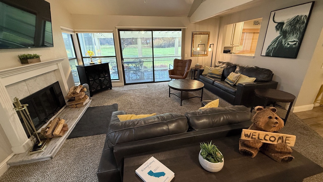Photo of Livingroom in Plumas Eureka Estates