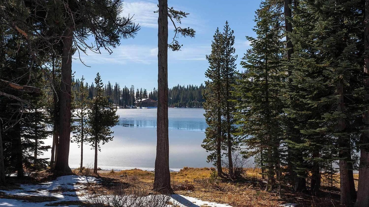 Photo of Outdoor in Serene Lakes