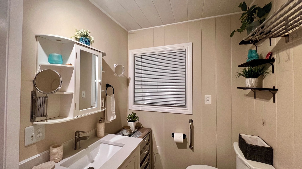 Photo of Bathroom in El Sobrante