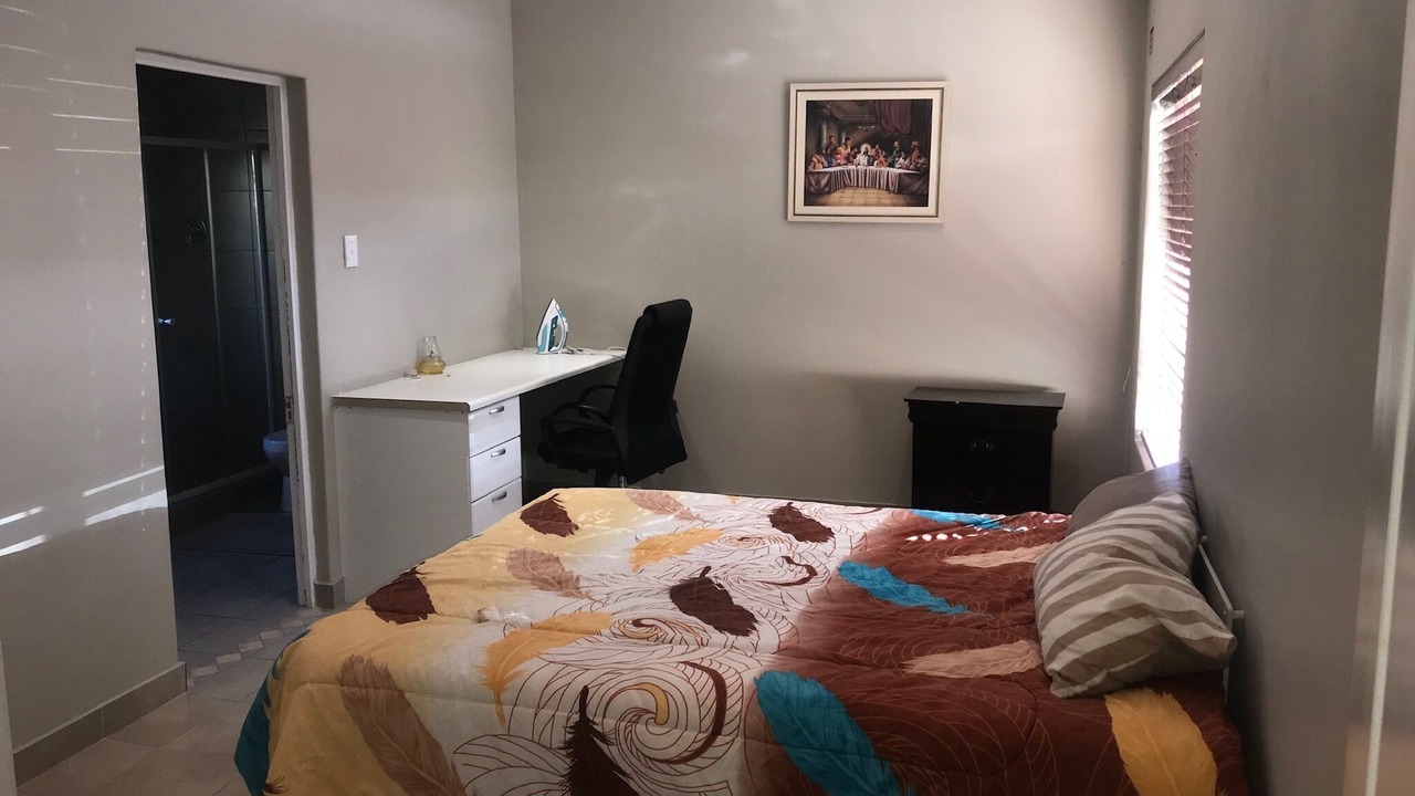 Photo of Bedroom in Redhill