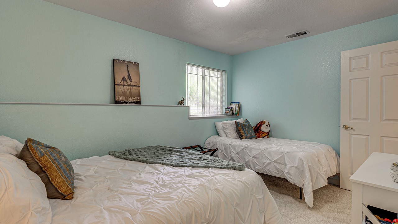 Photo of Bedroom in Applegate