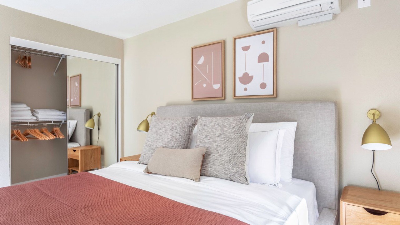 Photo of Bedroom in Old Mountain View