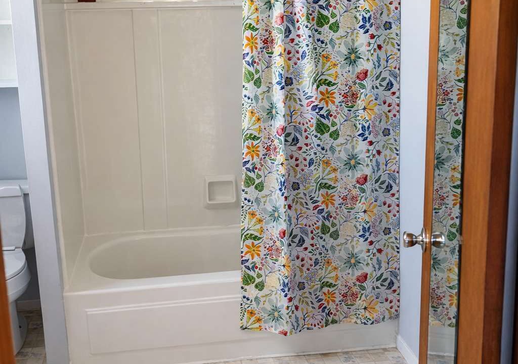 Photo of Bathroom in Golden Gate