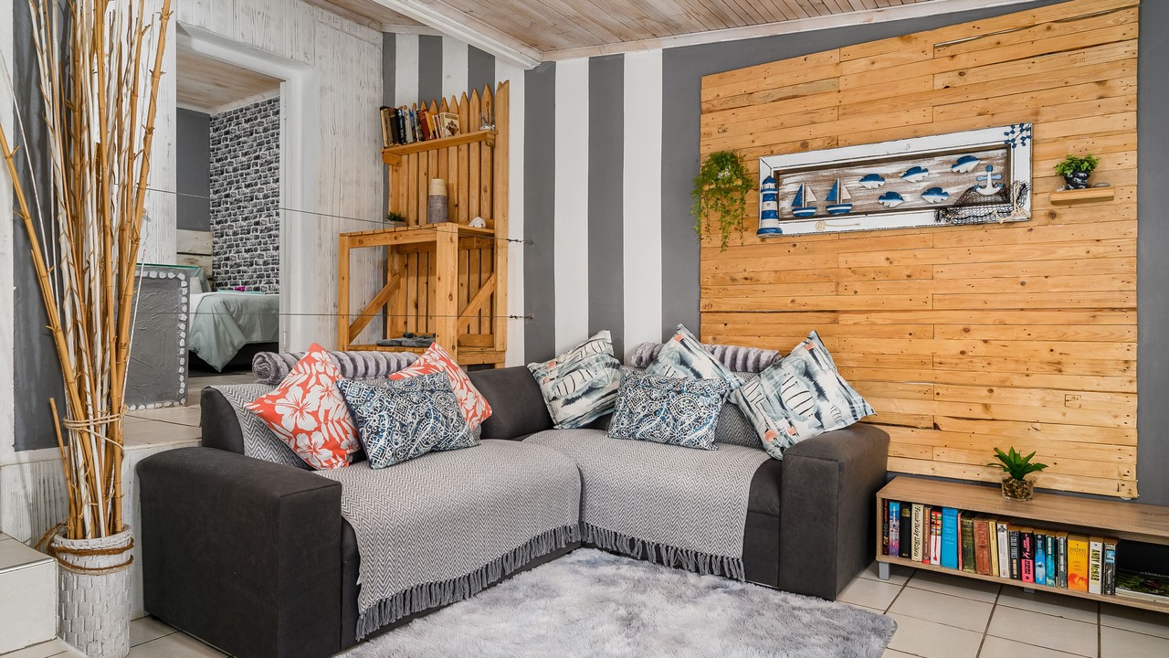 Photo of Livingroom in Port Elizabeth