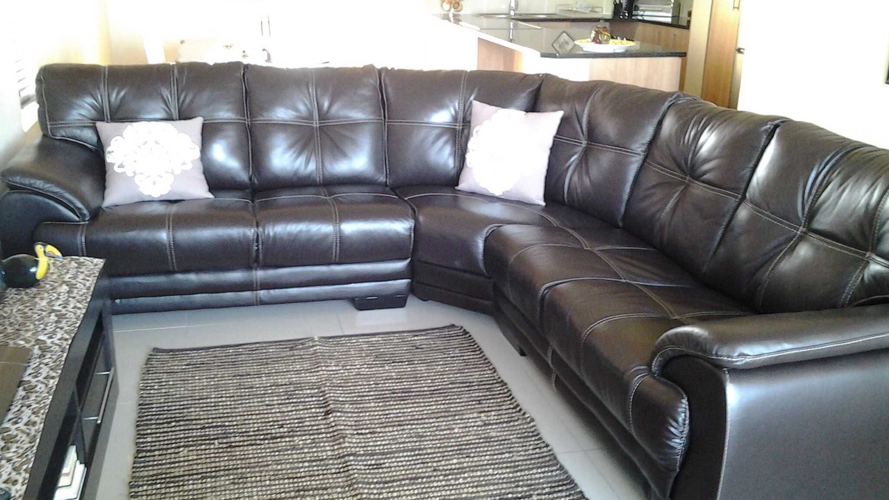Photo of Livingroom in Aston Bay