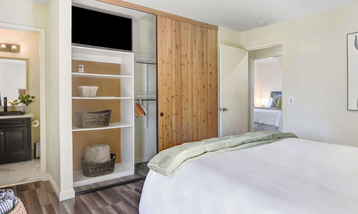 Photo of Bedroom in Roseland