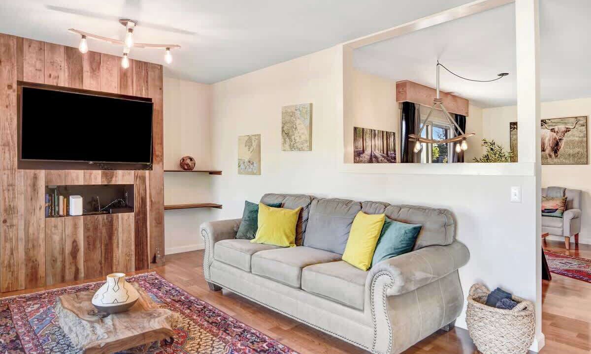 Photo of Livingroom in Roseland
