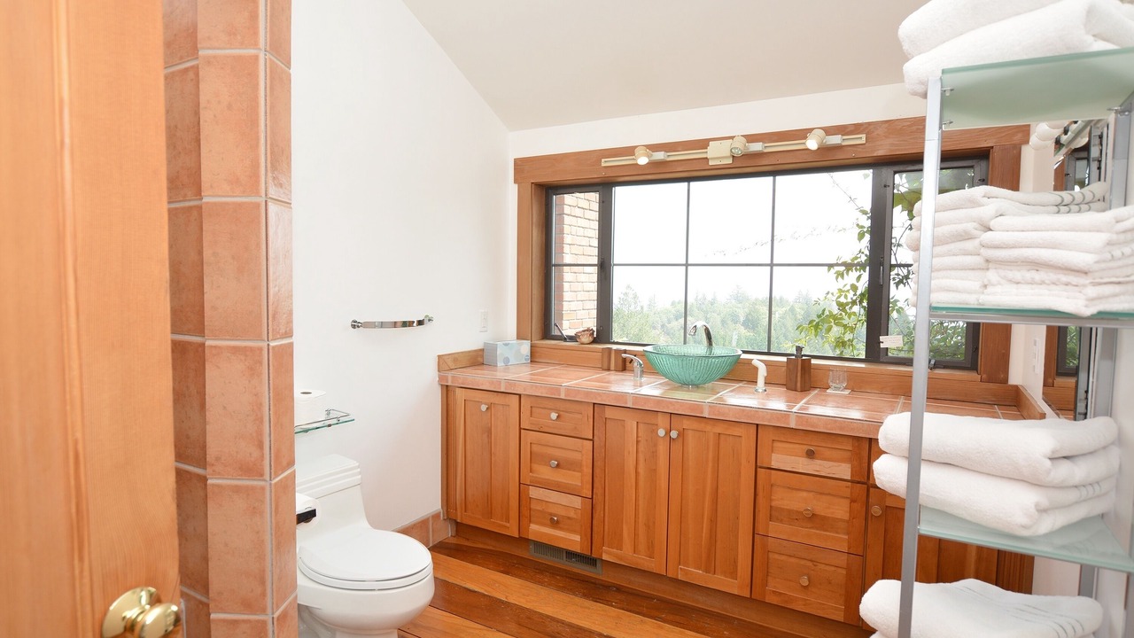 Photo of Bathroom in St. Helena