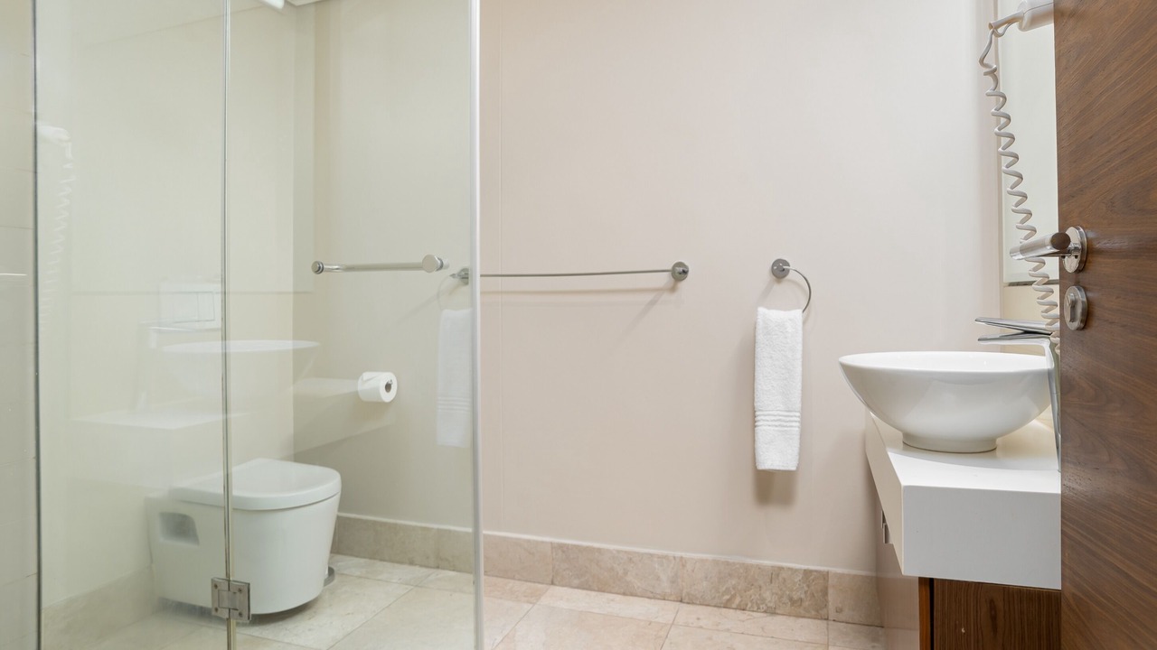 Photo of Bathroom in Flora Park