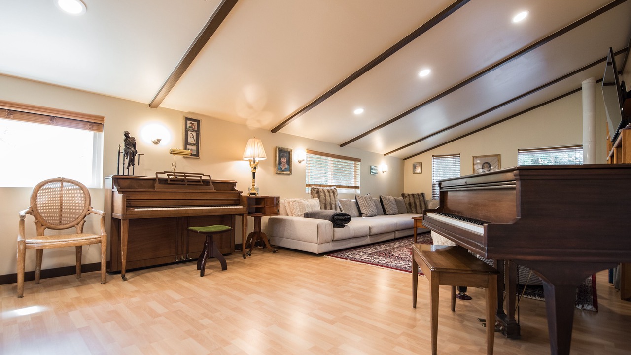 Photo of Livingroom in Kenwood