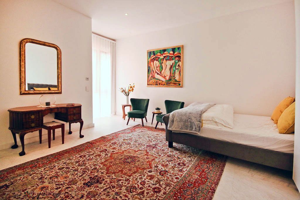 Photo of Bedroom in Mountainside