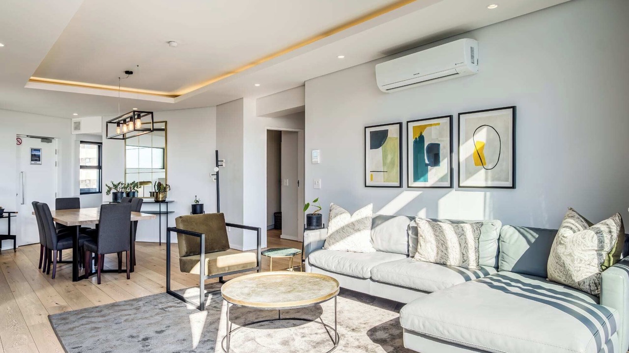 Photo of Livingroom in Three Anchor Bay