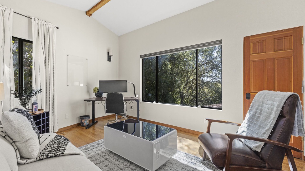 Photo of Livingroom in Merriewood