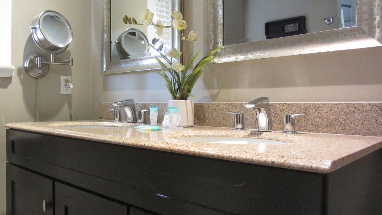 Photo of Bathroom in Lakeside Park