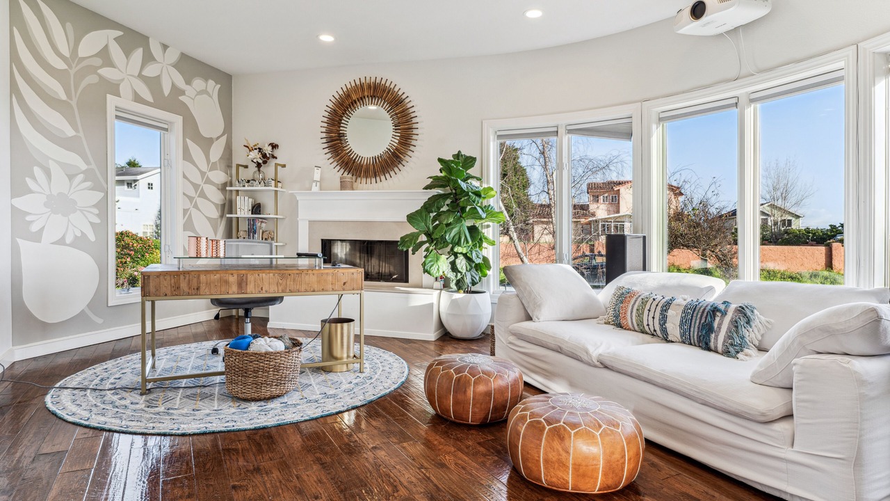 Photo of Livingroom in El Granada