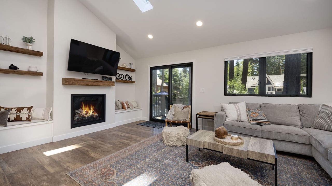 Photo of Livingroom in Comstock Acres