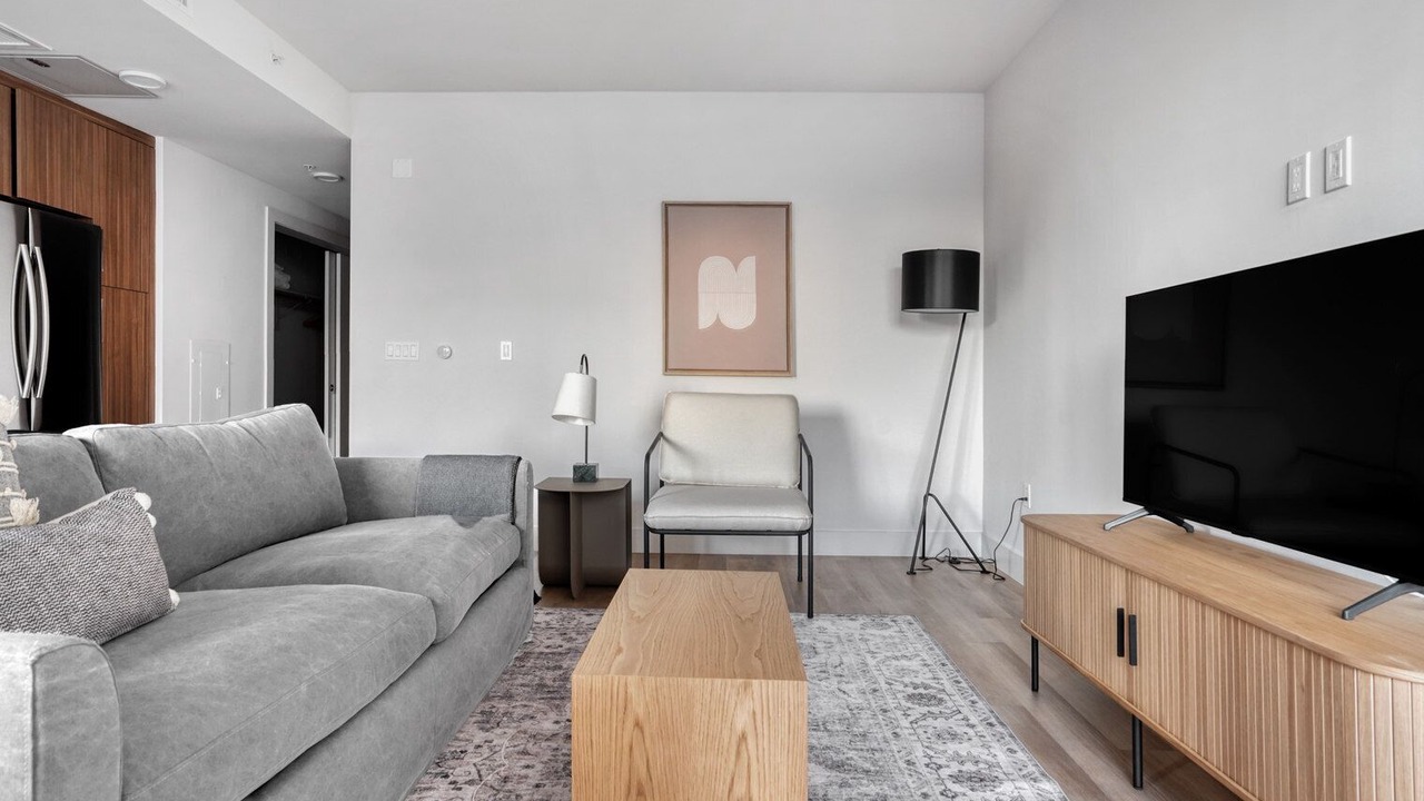 Photo of Livingroom in Downtown Oakland