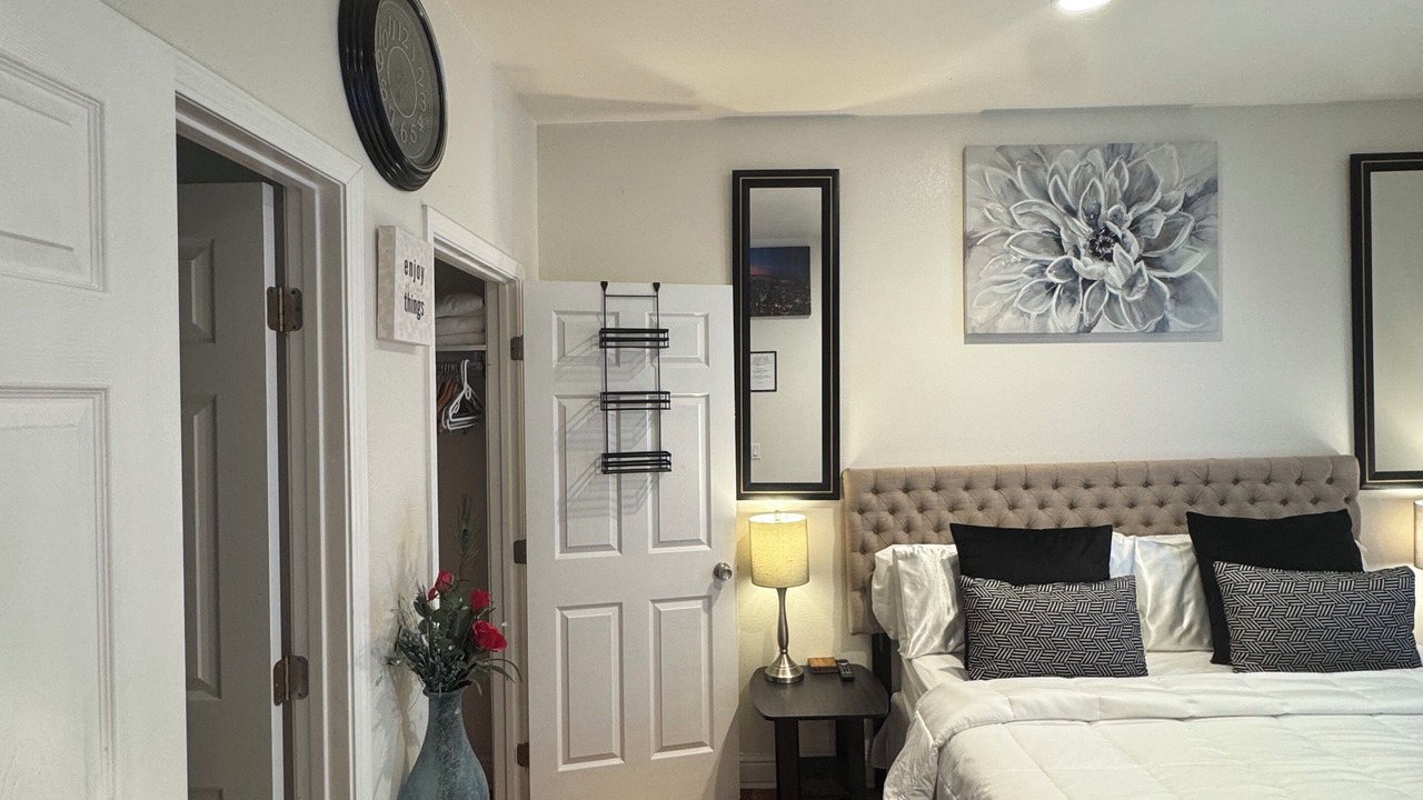 Photo of Bedroom in East Palo Alto