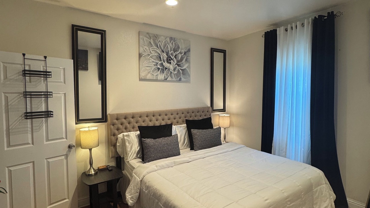 Photo of Bedroom in East Palo Alto