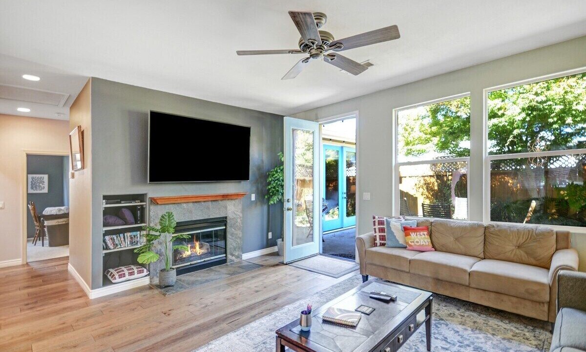 Photo of Livingroom in Southwest Santa Rosa