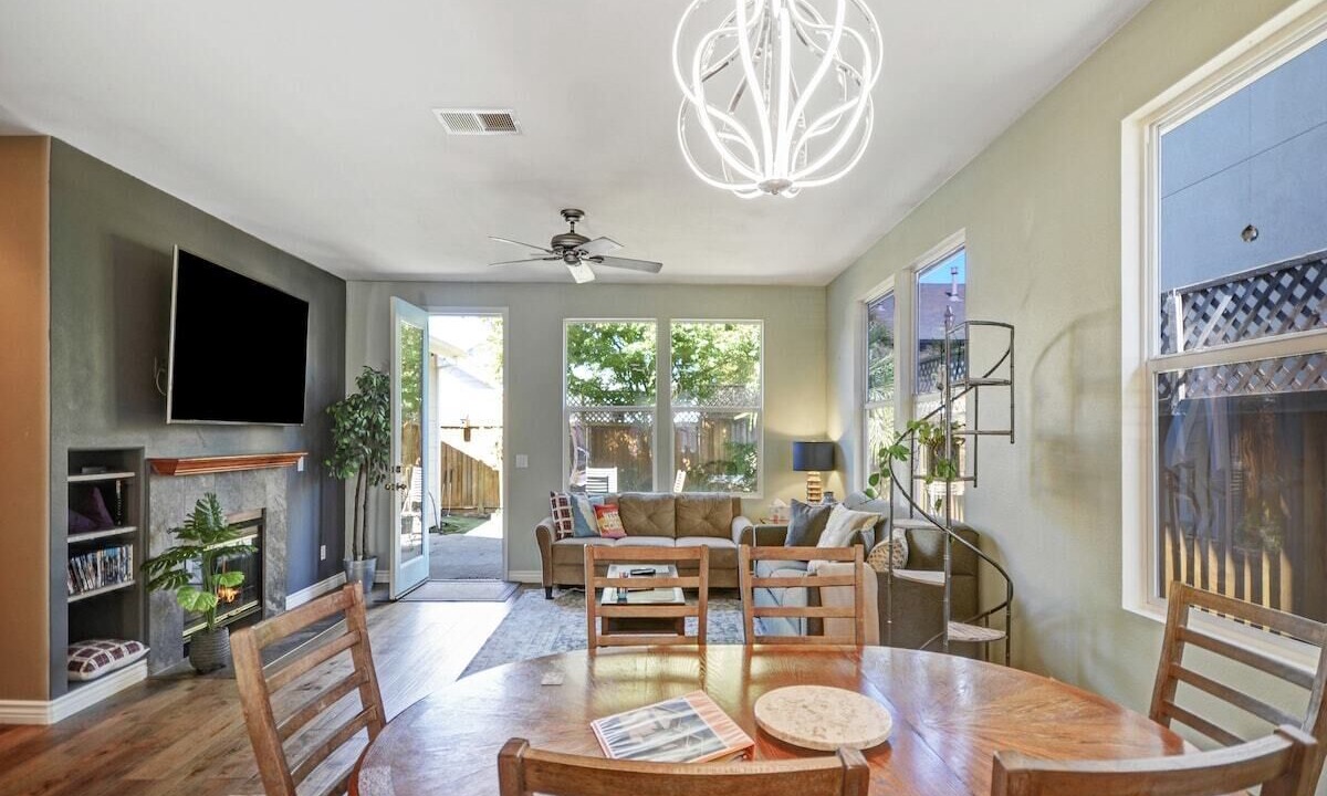 Photo of Livingroom in Southwest Santa Rosa