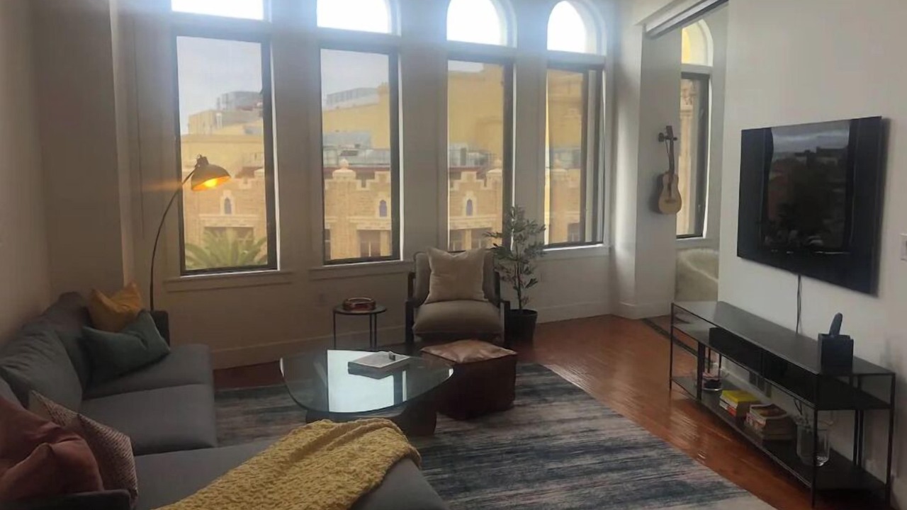 Photo of Livingroom in Uptown Oakland