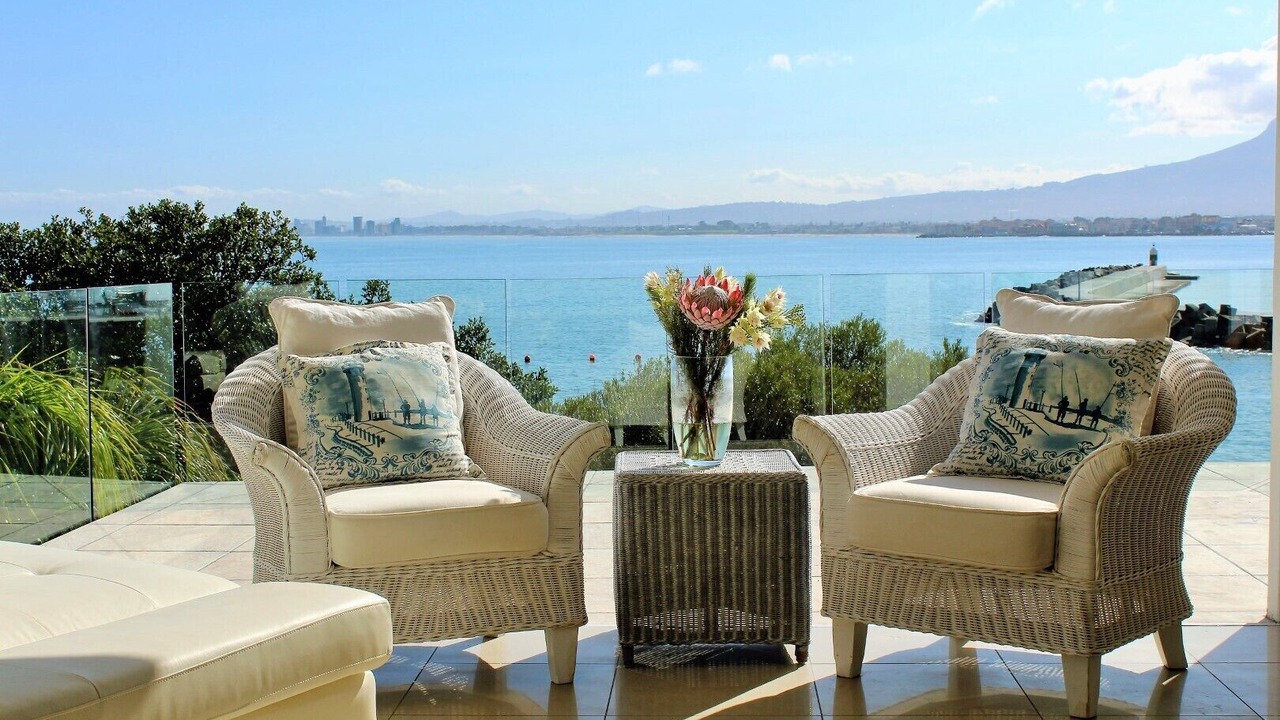 Photo of Patio Balcony in Gordons Bay Central