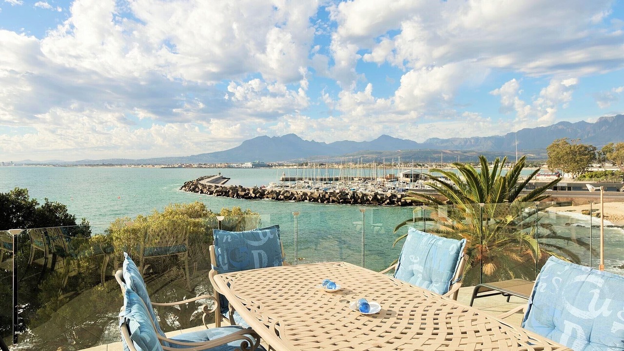 Photo of Outdoor in Gordons Bay Central