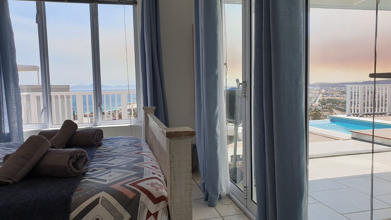 Photo of Bedroom in Mountainside