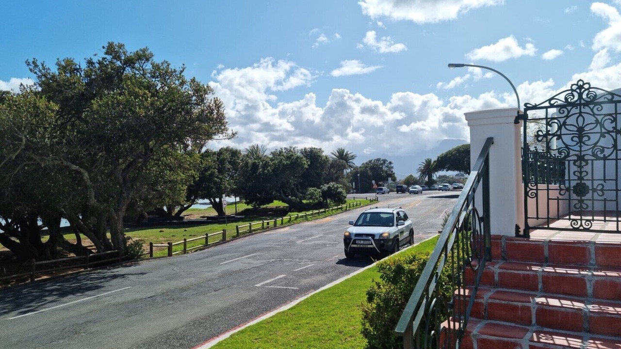 Photo of Outdoor in Gordons Bay Central