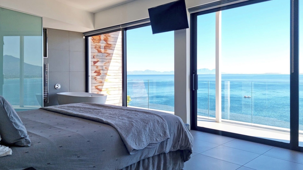 Photo of Bedroom in Mountainside
