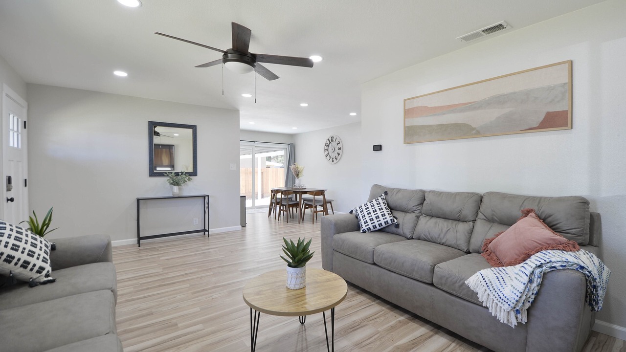 Photo of Livingroom in Los Banos